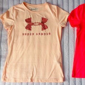 Peach colored heat gear under armour work out tee size medium